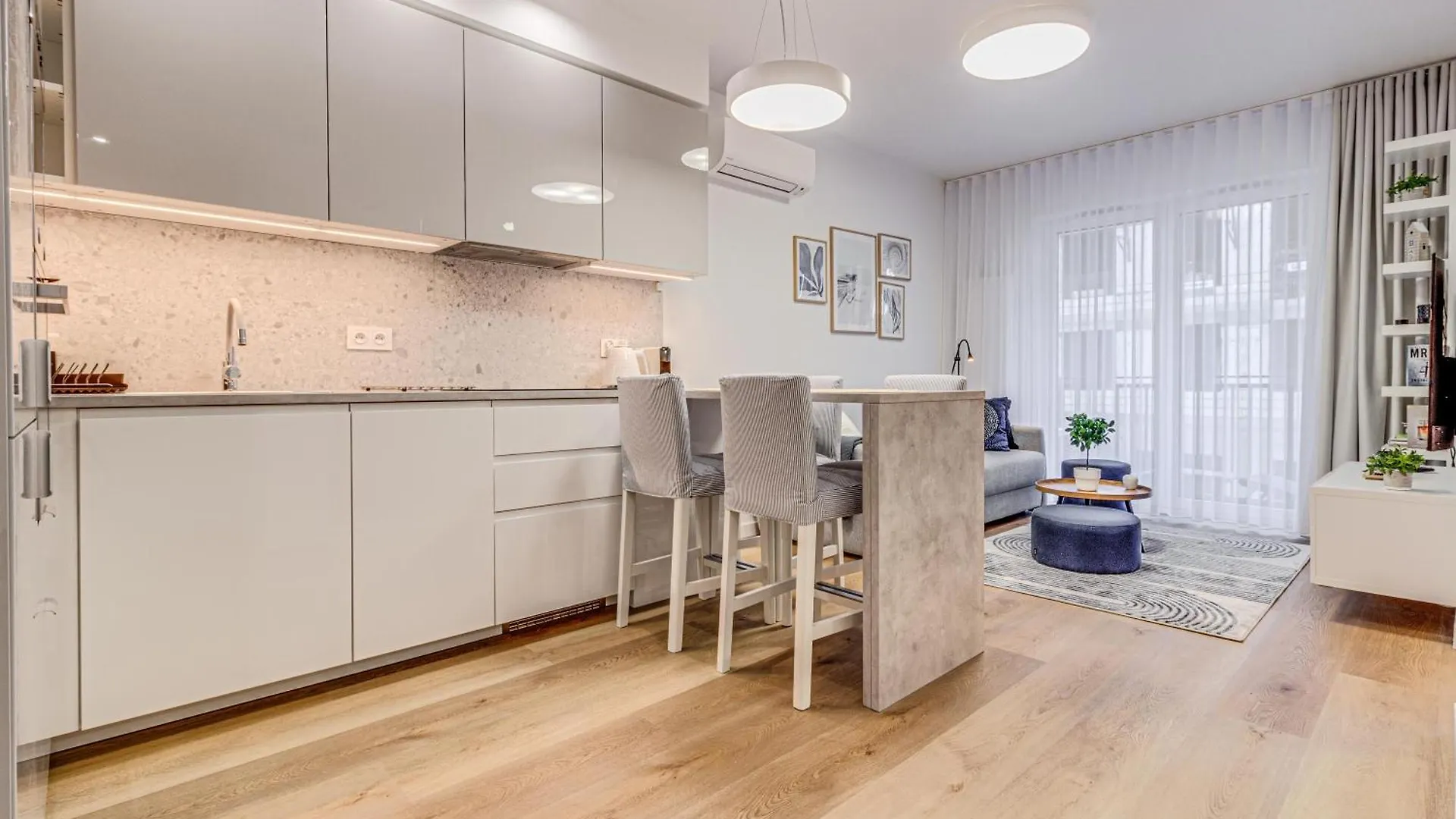 Rentplanet - Apartamenty Michalczyka Вроцлав 0*,
