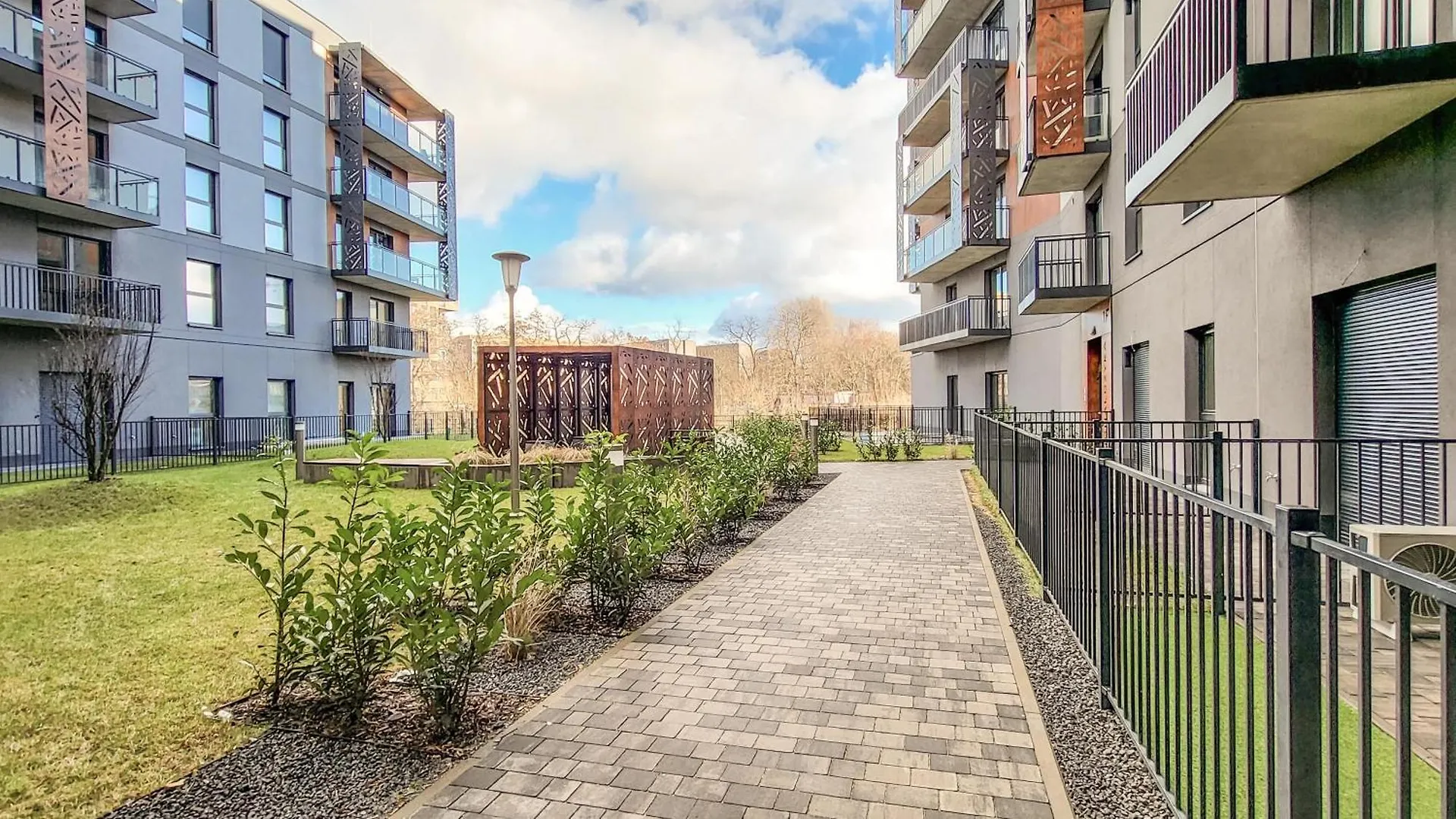 Rentplanet - Apartamenty Michalczyka Wroclaw 0*,